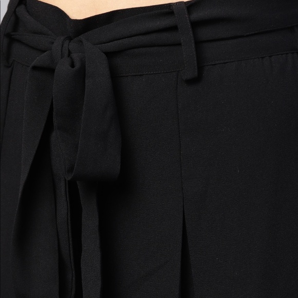 Black Solid Cropped Parallel Trouser for Women, Size-L - Picture 6 of 11